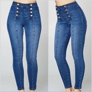 Mid Rise Jeans Button Detail